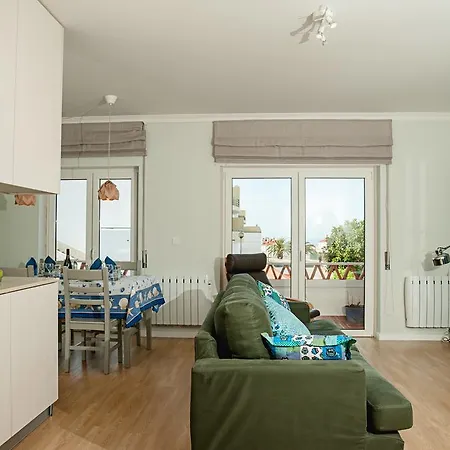 Atlantic Ocean Hill Apartment *